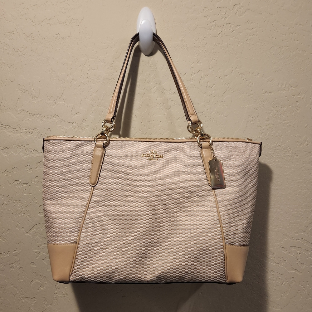 BNWT Coach F28467 Ava Zip Tote in Legacy Jacquard